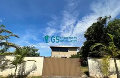 Casa duplex com 3 quartos, sendo 1 suíte em amplo terreno de esquina a 400m da praia do mar aberto, na pinheira, em palhoça/sc.