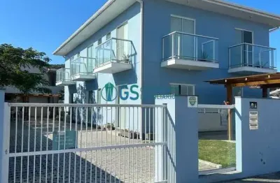 Amplo sobrado de 03 dormitórios sendo 01 suíte com garagem em excelente localização no centrinho da praia da pinheira palhoça - sc