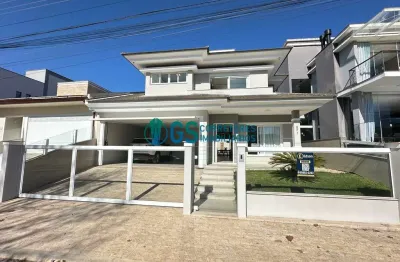 Casa alto padrão duplex 3 dormitórios, mobiliada e com piscina no pedra branca