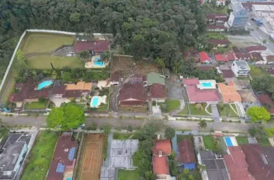 Terreno à venda na Rua Triângulo Mineiro, 180, Saguaçu, Joinville