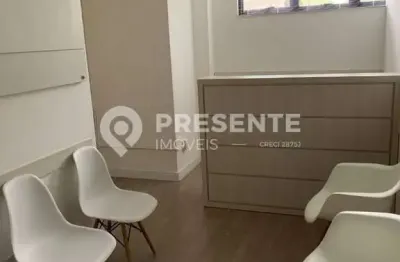 Casa comercial com 1 sala para alugar na Rua João Pessoa, América, Joinville