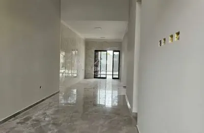 Lindas casas próximo ao mar. (aproximadamente 300 metros da praia)