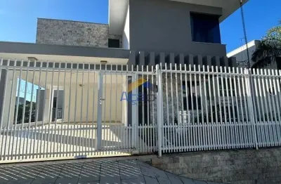 Sobrado mobiliado com 350m², 3 suítes + 2 dormitórios em balneário camboriú/sc