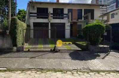 Casa em área nobre de itajaí  - averbada e apta para financiamento