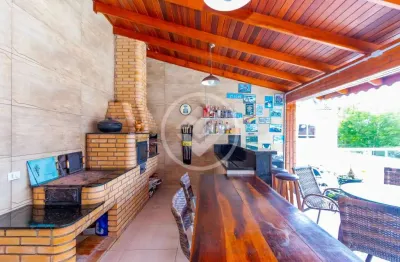Sobrado em condomínio fechado – xaxim | 03 quartos 01 suíte 04 vagas codigo: 92947