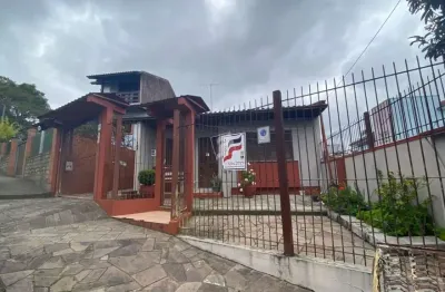 Casa com 3 quartos à venda na Rua Arthur Tiellet, 184, Kayser, Caxias do Sul