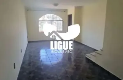 Casa com 3 quartos para alugar na Rua Santo Antônio, 162, Jardim Santo Antônio, Santo André por R$ 2.700