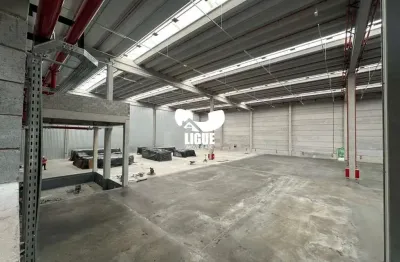 Barracão / Galpão / Depósito para alugar na Avenida dos Estados, 7328, Parque Jaçatuba, Santo André por R$ 102.584