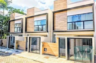 Sobrado com 3 dormitórios à venda, 113 m² por R$ 690.000,00 - Armação - Penha/SC