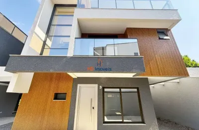 Sobrado com 3 suítes, ampla área com churrasqueira, 02 vagas no jardim das américas – curitiba/pr