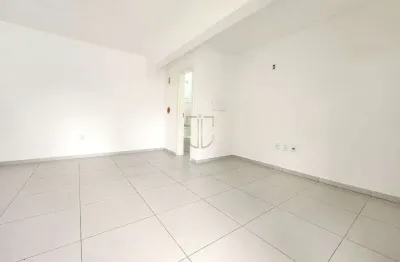 Sala comercial para alugar na Rua Vicente Honorato Coelho, 68, Centro, Navegantes