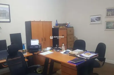 Sala comercial para alugar na Rua Pedro de Toledo, Centro, Indaiatuba por R$ 1.600