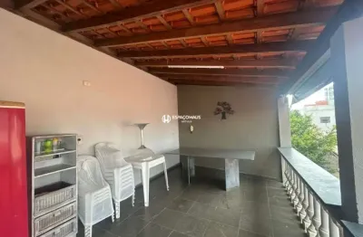 Casa com 3 quartos à venda na Rua Bororó, Vila Maria Helena, Indaiatuba por R$ 830.000