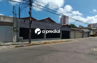 Excelente casa comercial plana, otima para clinicas e afins.