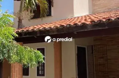 Ampla casa com 6 dormitorios e localizacao privilegiada!