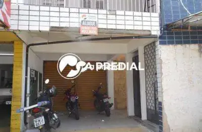 Loja com lavabo, quase esquina com rua barao de aracati.