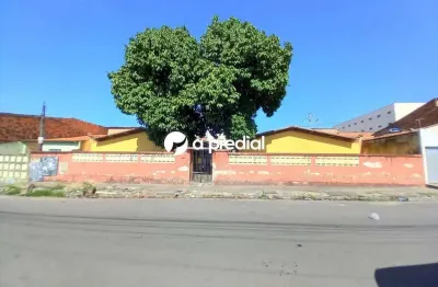 Casa com 1 quarto, a poucos metros da unidade basica de saude - manuel carlos gouveia.