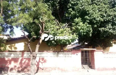 Casa com 1 quarto, a poucos metros da unidade basica de saude - manuel carlos gouveia.