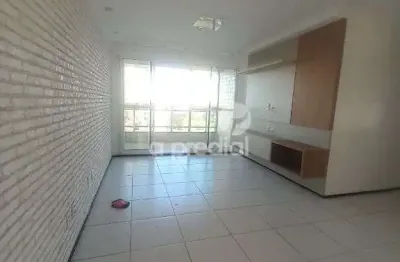 Apartamento com 3 quartos para alugar em Patriolino Ribeiro, Fortaleza 