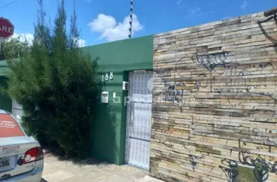 Casa comercial com 1 sala para alugar no Guajerú, Fortaleza 