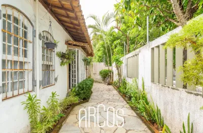 Casa com 4/4 próxima à avenida beira mar e empório seu bento, farolândia