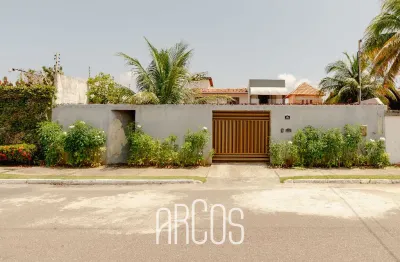 Casa com 5 quartos à venda na Rua Odilon Gonçalves da Silveira, 99, Zona de Expansão (Aruana), Aracaju