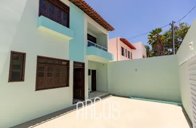 Casa na atalaia, duplex com 2 suítes, a 100m da praia