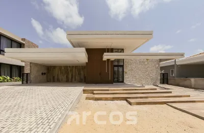 Casa no thai residence, 257m², 4 suítes (3 com closet), sala ampla, varanda gourmet, piscina com bar molhado, móveis planejados.