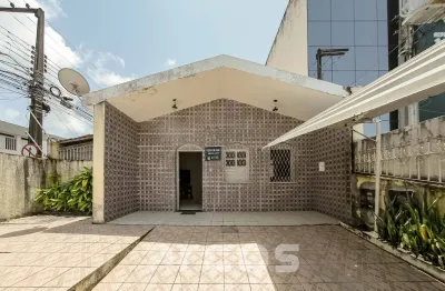 Casa de esquina no suíssa com 5 quartos e 3 vagas — ideal para clínica ou moradia