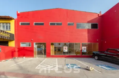 Ponto comercial novo na atalaia com 300 m², 2 pavimentos, estrutura para elevador, 8 vagas, acessibilidade e salas prontas para uso empresarial.