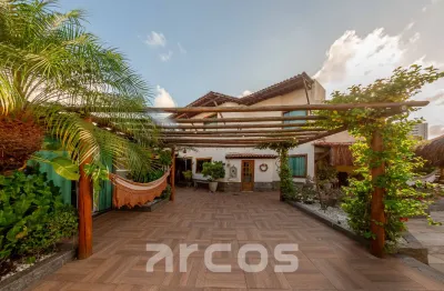 Casa à venda na farolândia com 3 suítes, piscina, espaço gourmet e energia solar, a 800 m da unit e gbarbosa.