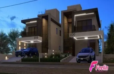 Casa com 3 dormitórios, acamamento alto padrão e piscina nos ingleses