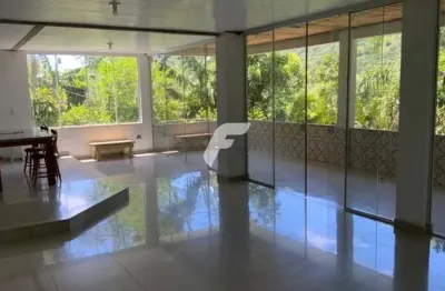 Casa com 5 quartos, propriedade residencial de 360 metros quadrados,