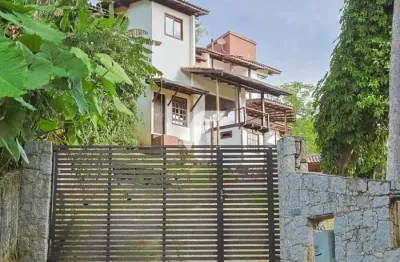 Casa córrego grande, 4quartos ,2 suites, duas garagens