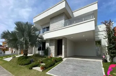 Casa mobiliada e decorada em condomínio de alto padrão com infraestrutura completa de lazer no norte da ilha