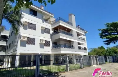 Cobertura com terraço, jacuzzi e vista livre a 400m do mar nos ingleses norte