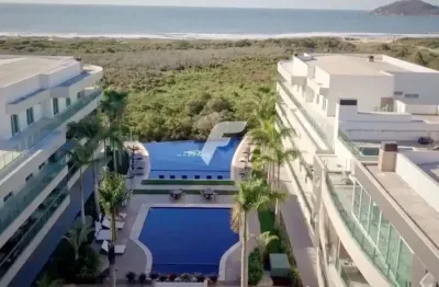 Apartamento totalmente mobiliado e equipado em condomínio com infra completa frente mar no campeche