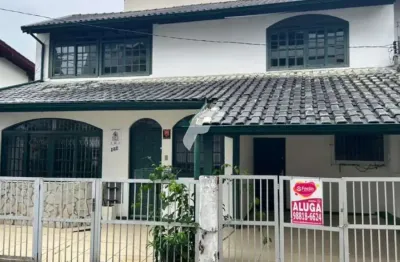 Casa com 5 quartos para alugar na Rua Professor Bento Águido Vieira, 1, Trindade, Florianópolis