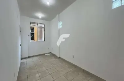 Sala comercial com 20m² e possibilidade de uso misto no centro-leste