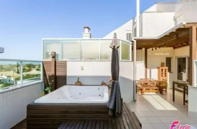 Cobertura duplex de 03 dormitórios, terraço com churrasqueira e hidromassagem no rio tavares