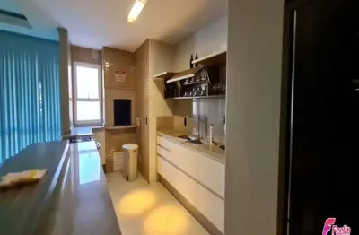 Cobertura com 4 dormitórios sendo 3 suítes a 300m do mar nos ingleses norte