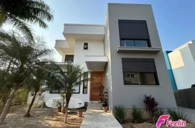 Casa com 4 suítes em condomínio fechado na cachoeira do bom jesus- florianópolis - sc