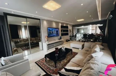 Cobertura duplex com 430m2 e piscina privativa no bairro córrego grande