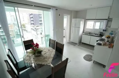 Apartamento 2 suítes, 2 vagas de garagem e próximo ao mar em meia praia/itapema