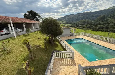 Chácara / sítio com 4 quartos à venda na Praça dos Andradas, Zona Rural, Jacutinga