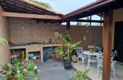 Linda casa duplex , colinas com uma linda vista para o mar! rio das ostras/rj