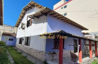 Excelente casa totalmente independente localizado no centro de rio das ostras/rj.