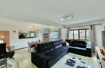 Casa em condomínio tranquilo granja, próxima à raposo km26