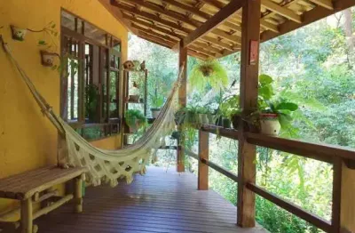 Casa rústica com quintal e área gourmet na granja viana