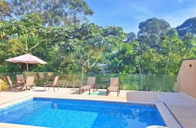 Casa 4suítes no vintage com vista para área de preservação